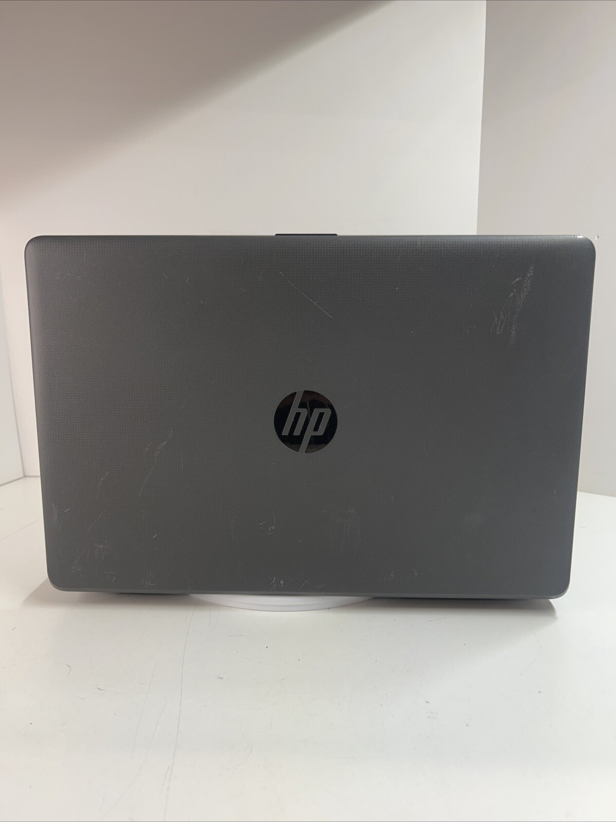 HP 250 G6 Notebook PC 15.6″ i5-7200U @ 2.50GHz – 8GB DDR4 256GB SSD W11P