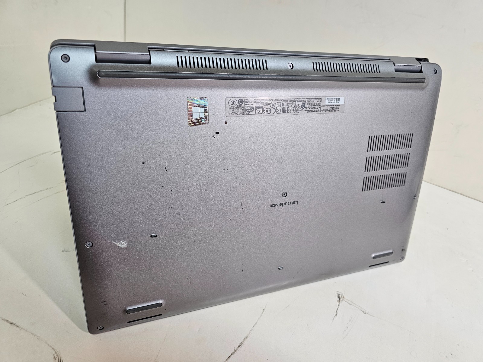 Dell Latitude 5520 Laptop – 2.6 GHz i5-1145G7 16GB 512GB 15.6″ Touchscreen SP12