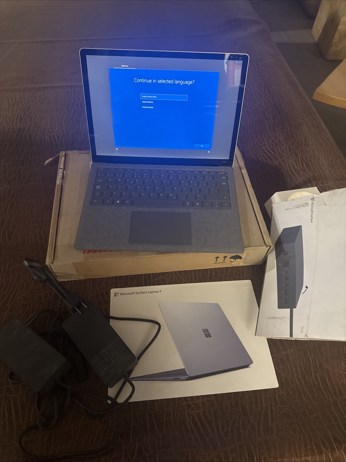 Microsoft Surface Laptop 4 13.5″ Touchscreen (Intel Core i5-1135G7, 8 GB RAM 512