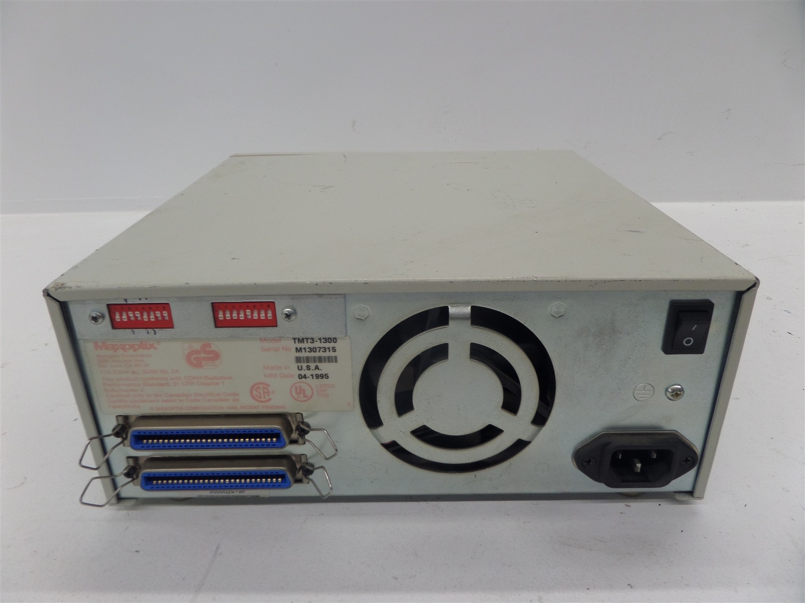 Maxoptix TMT3-1300 1.3GB External SCSI Optical Drive – Broken Bezel