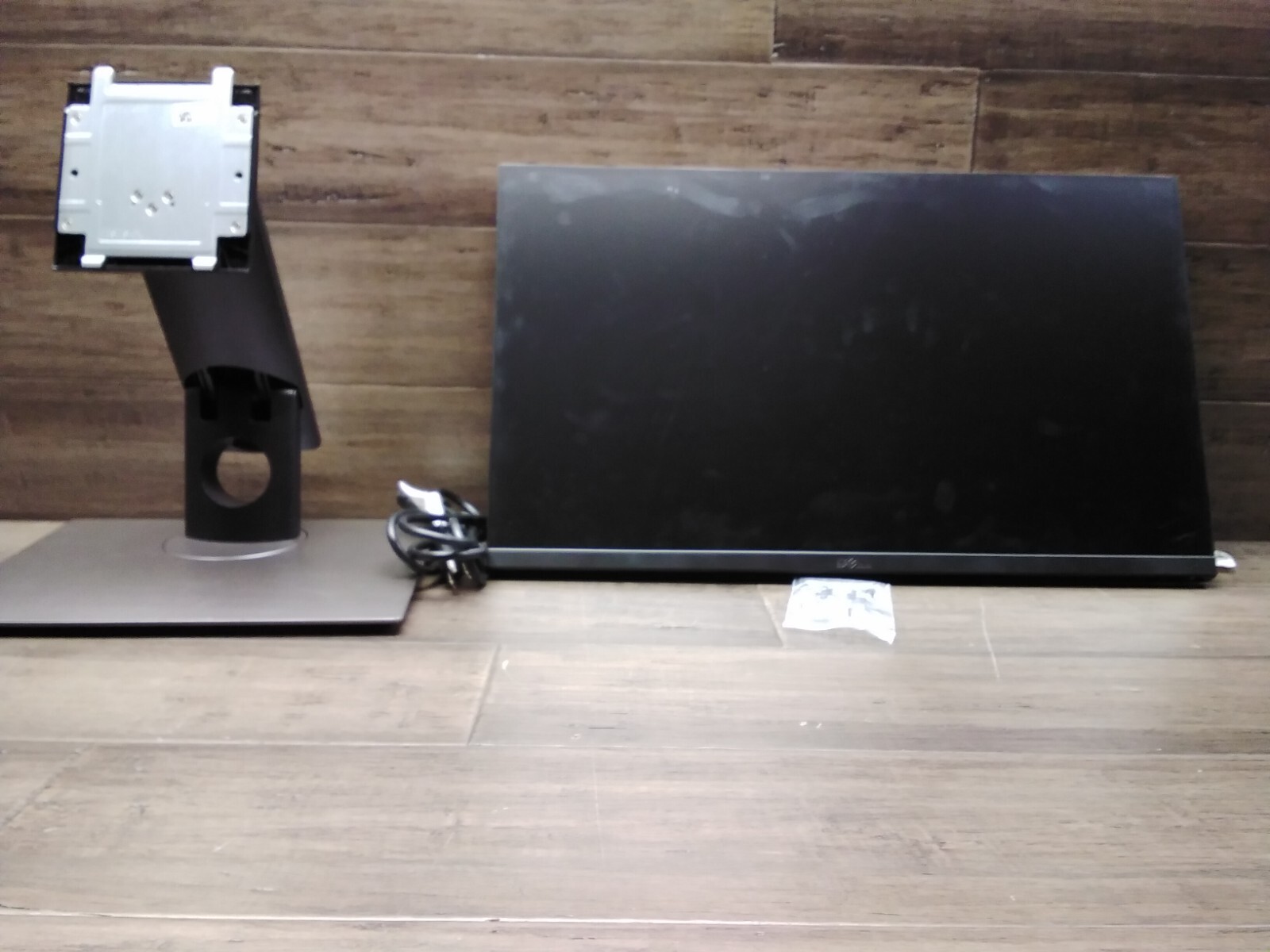 Dell P2418HT 24 LED Backlit LCD Monitor – 16:9 6ms 1920×1080 250Nit Full HD 60Hz
