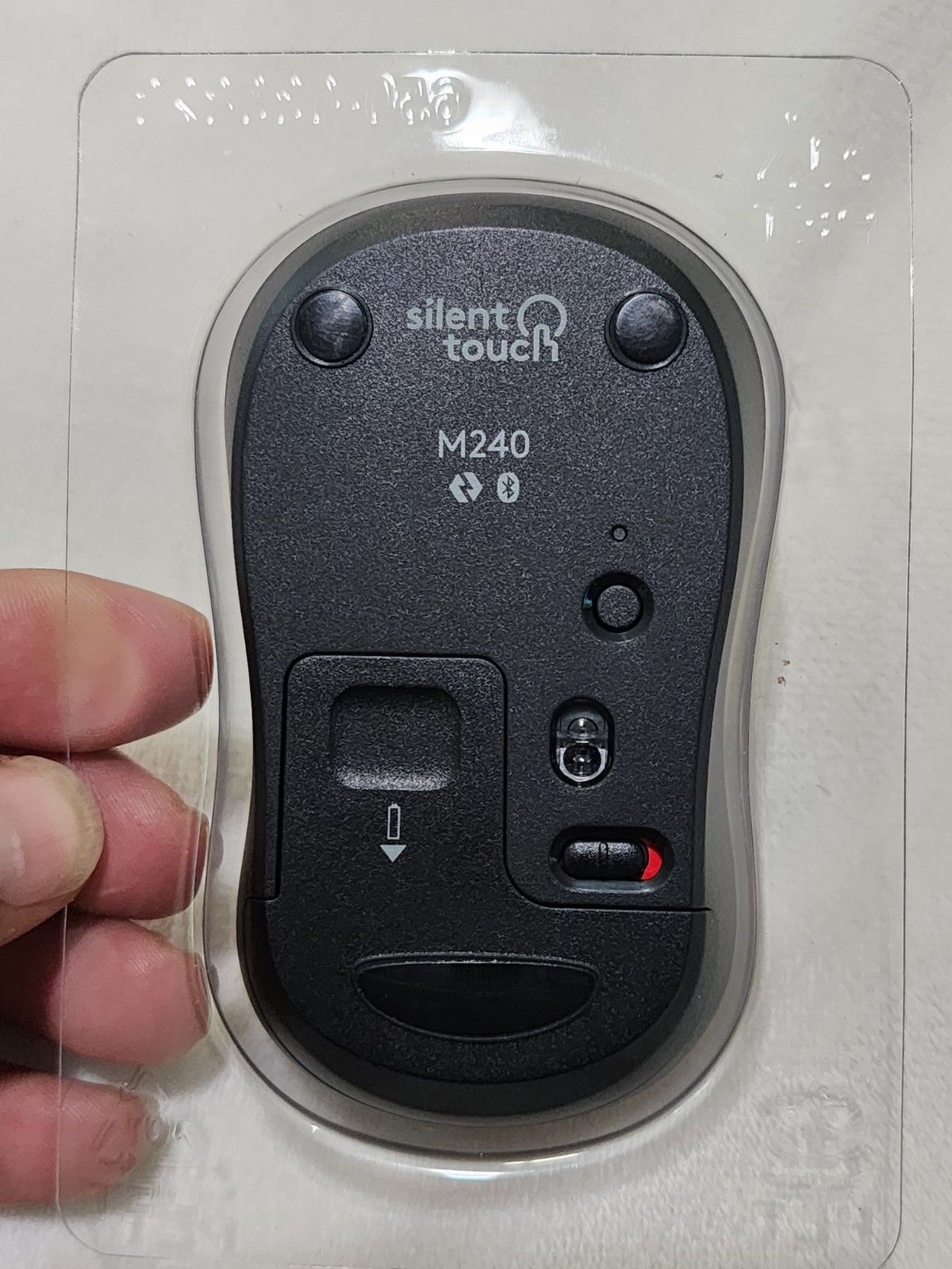 Logitech – M240 Silent Wireless Ambidextrous Bluetooth Black Mouse NEW OPEN BOX