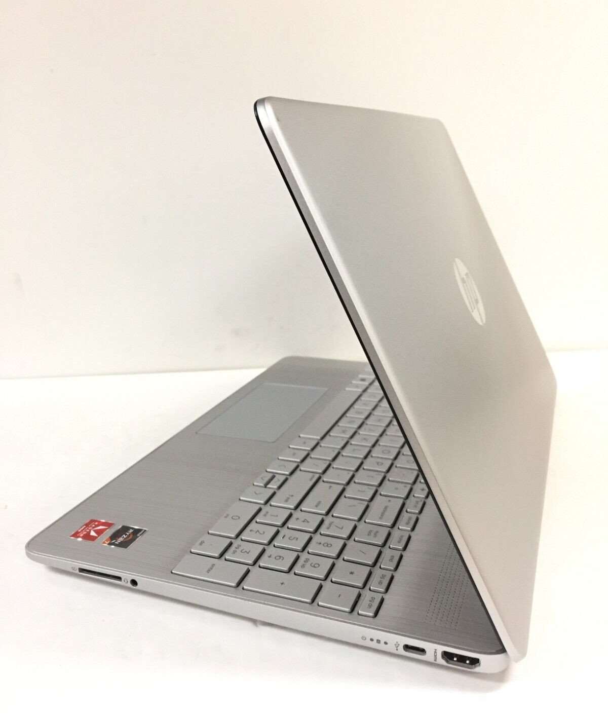 HP 15-ef0875ms 15.6″ Touch Laptop/AMD Ryzen 7-3700U/12GB/512GB SSD/W10, Grade C