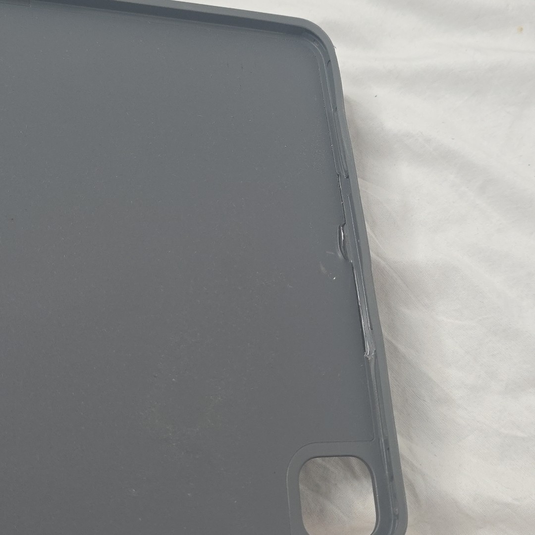Logitech Combo Touch Keyboard Case for iPad Pro 12.9″ 920-010097 (FOR PARTS (CBQ