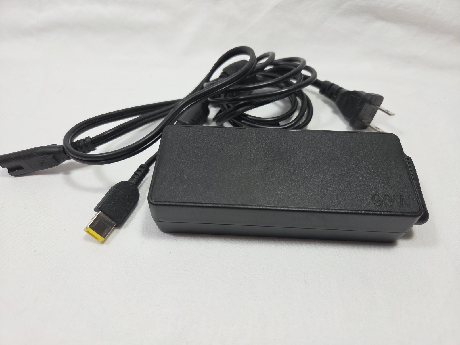 LENOVO ADLX90NCC2A 20V 4.5A 90W Genuine Original Laptop AC Power Adapter Charger