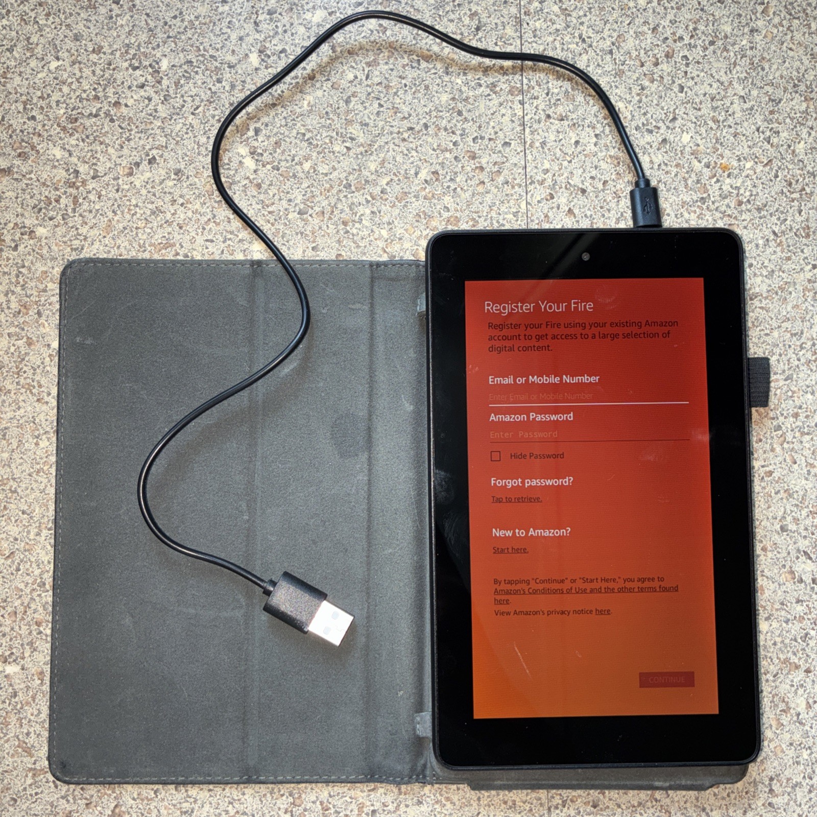 Amazon Fire (5th Generation) 8GB, Wi-Fi, Tablet Black Case And Charger bundle