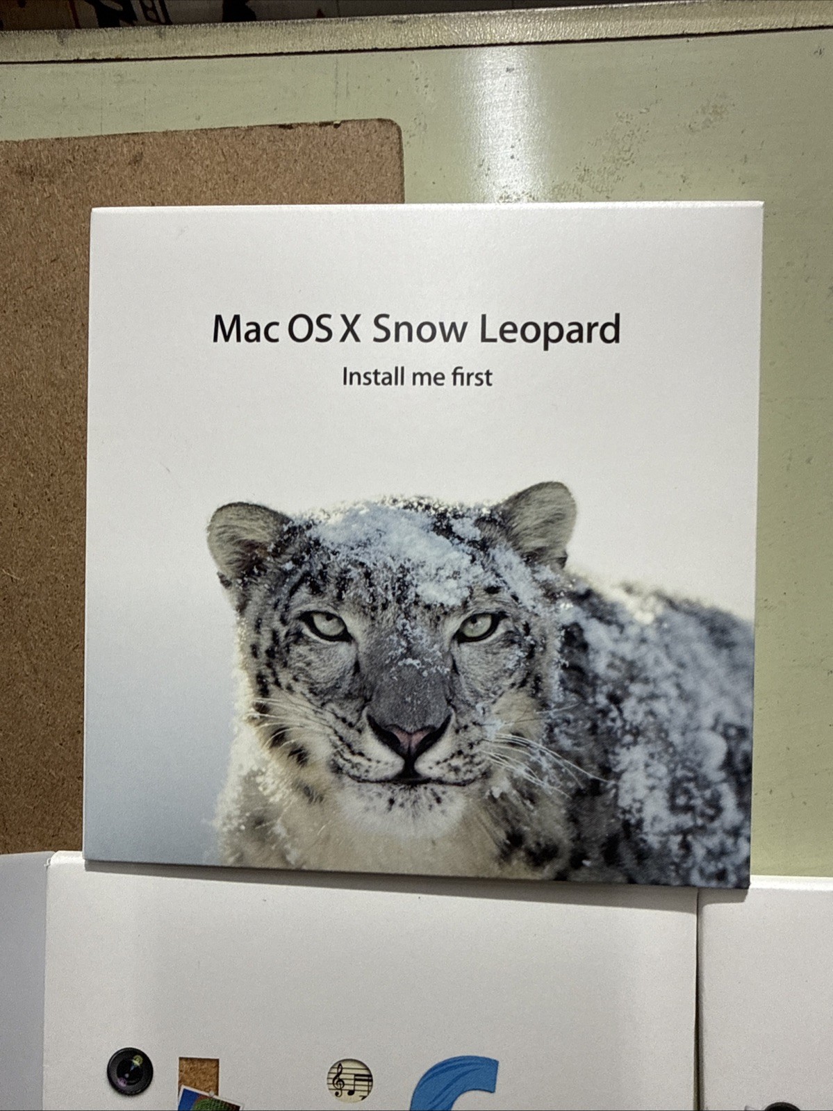 Apple Mac Box Set v.10.6 Snow Leopard Family Pack Intel-based Mac – MC210Z/A NOB