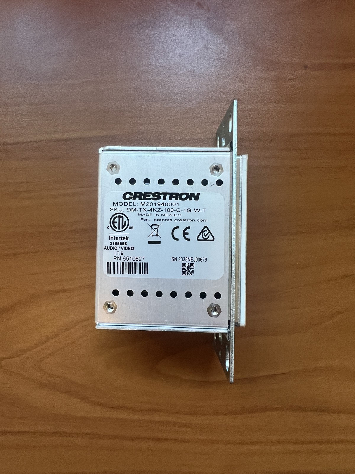 Crestron M201940001 DM-TX-4KZ-100-C-1G-W-T Wall Plate Transmitter