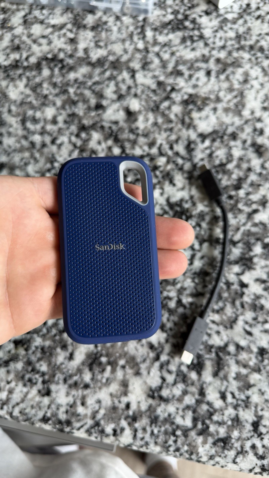SanDisk 1TB Extreme Portable SSD Up to 1050MB/s USB-C – SDSSDE53-1TOO