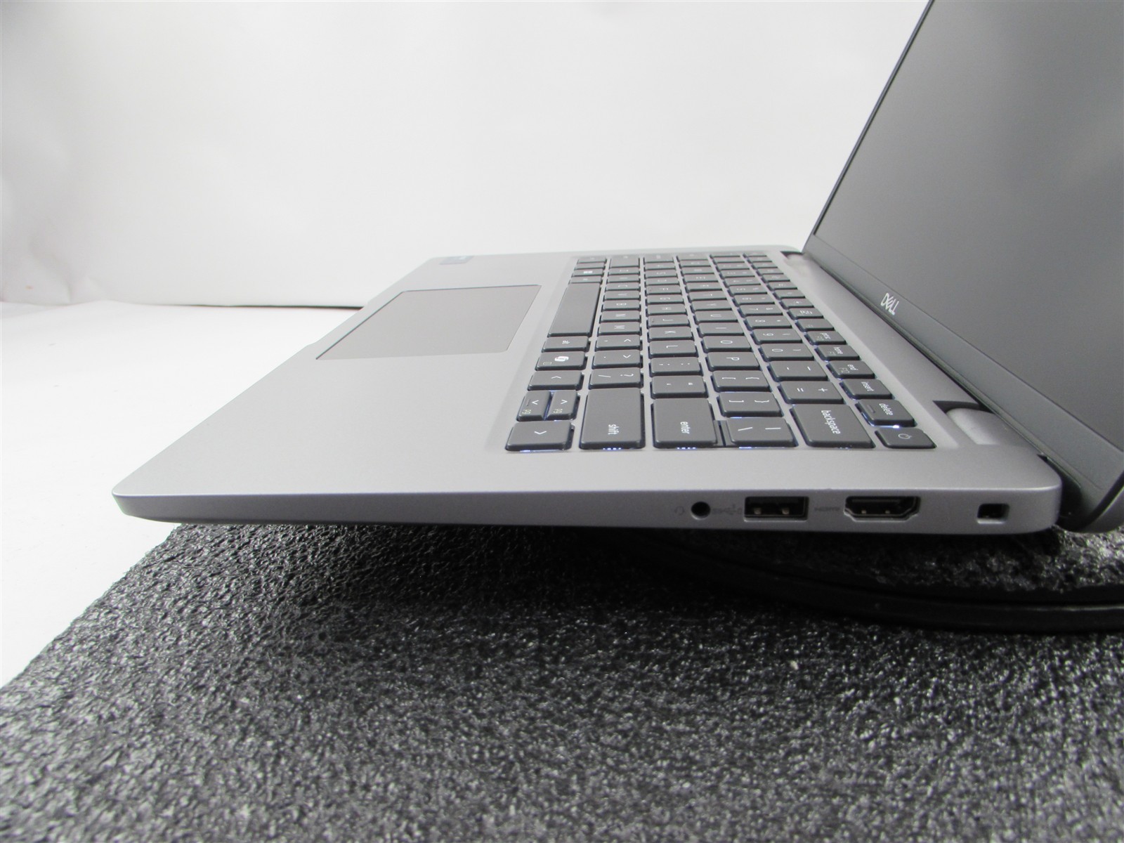 DELL LATITUDE 5450 1920X1080 FHD CORE ULTRA 5 135U 512GB SSD NO RAM NO O.S