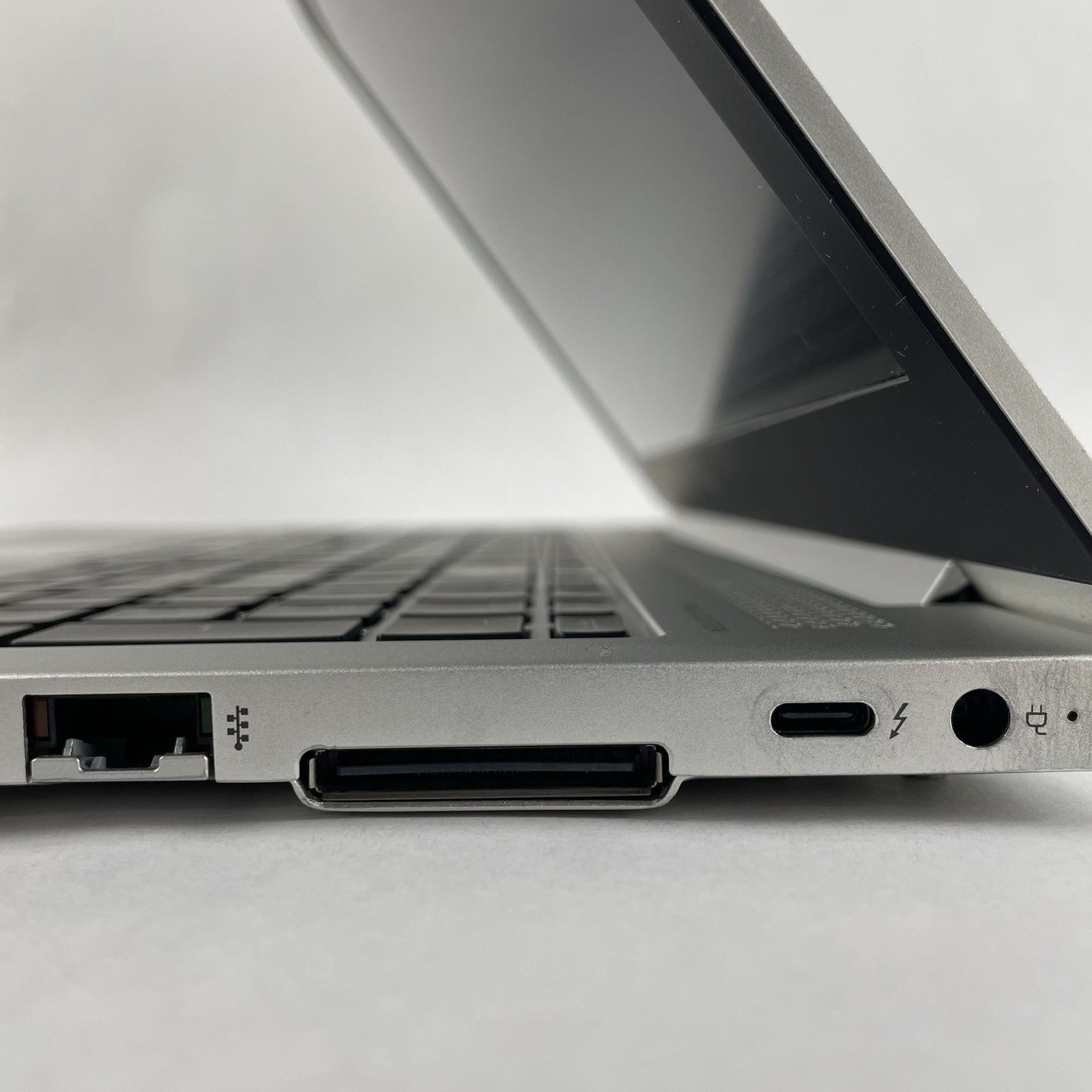 HP EliteBook 850 G6 15.6″ i5-8365U 1.60 GHz 8 GB RAM No SSD/OS/AC/Batt