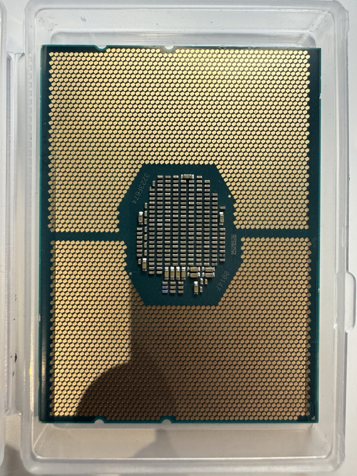 Intel Xeon Silver 4214R 2.4GHz up to 3.5GHz 16.5MB 12-Core 100W LGA3647 SRG1W