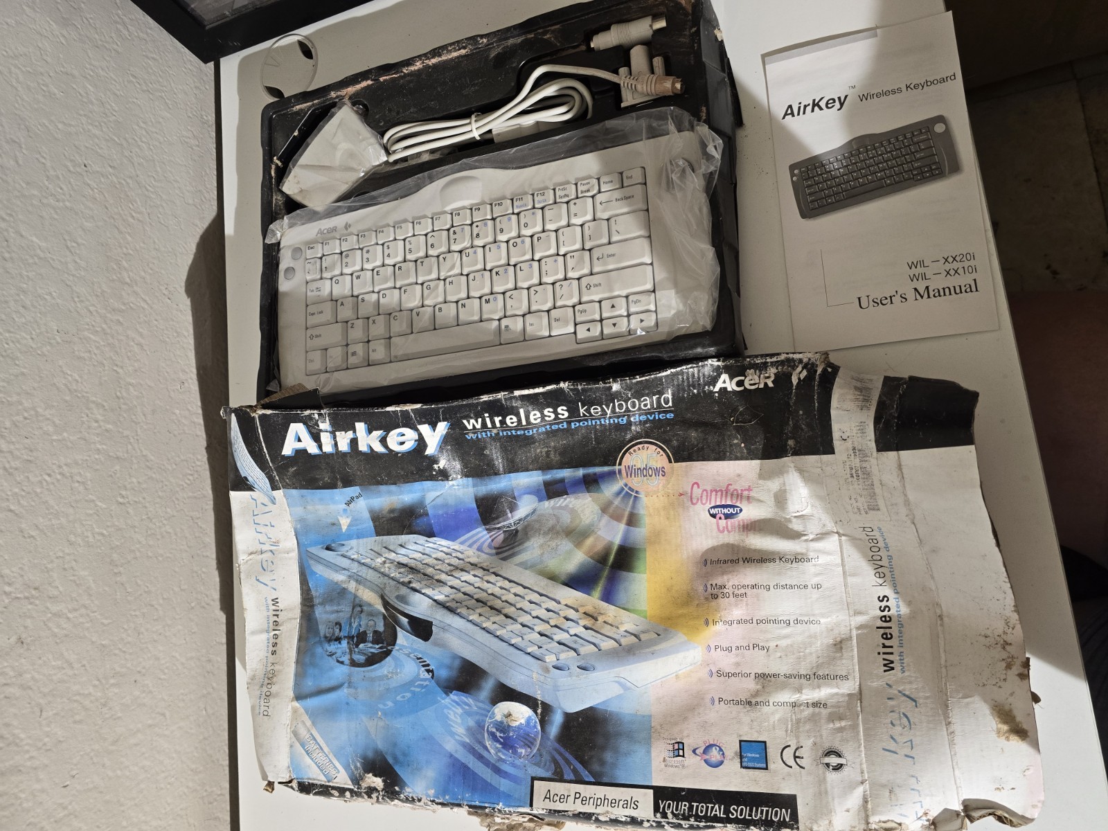 Acer AirKey Wireless Keyboard NIB Vintage Windows 95 Infrared PC Retro