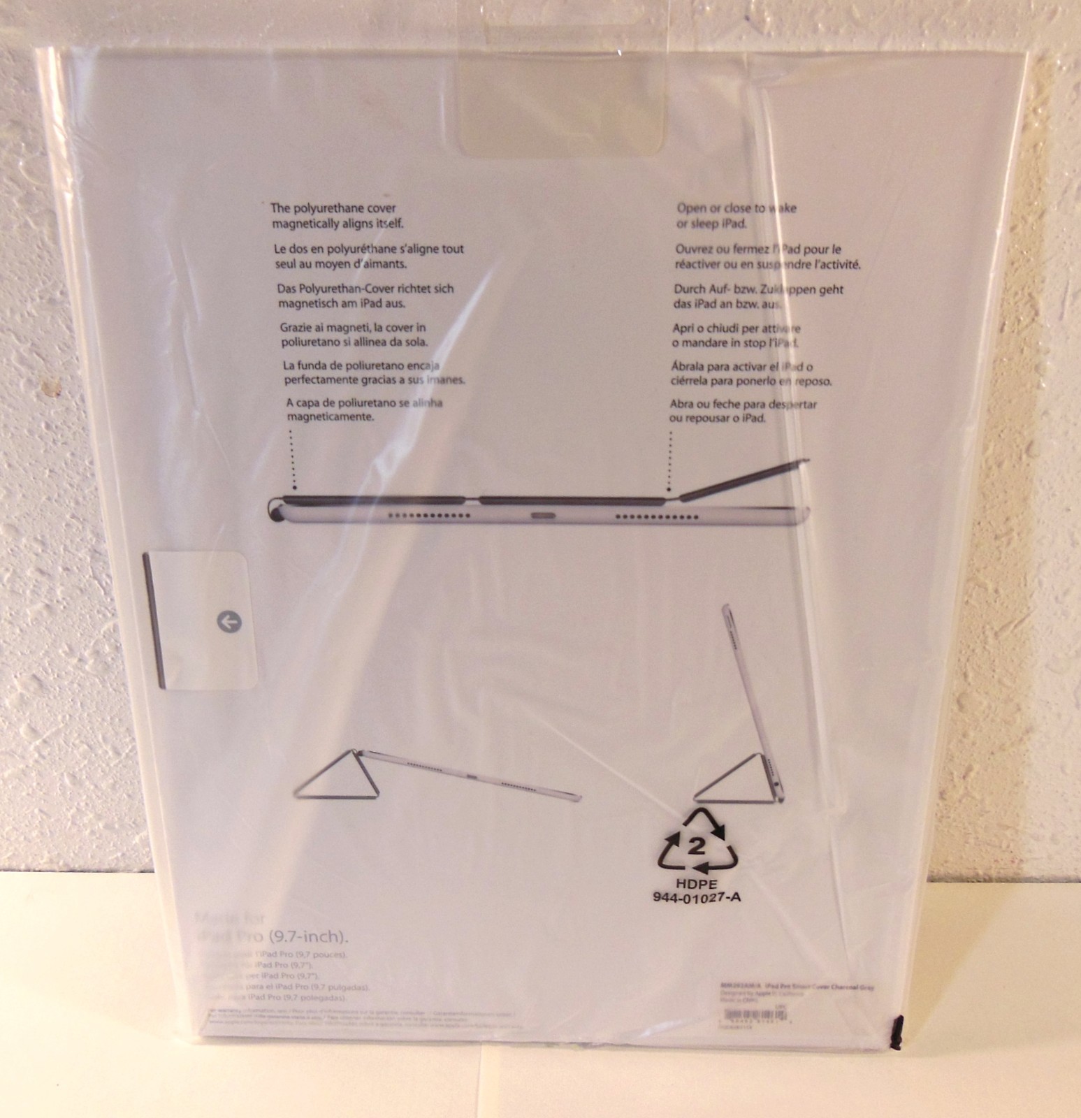 New APPLE iPad Pro Smart Cover for 9.7 Inch iPad, # MM292AM/A, 9.7″, Very Nice