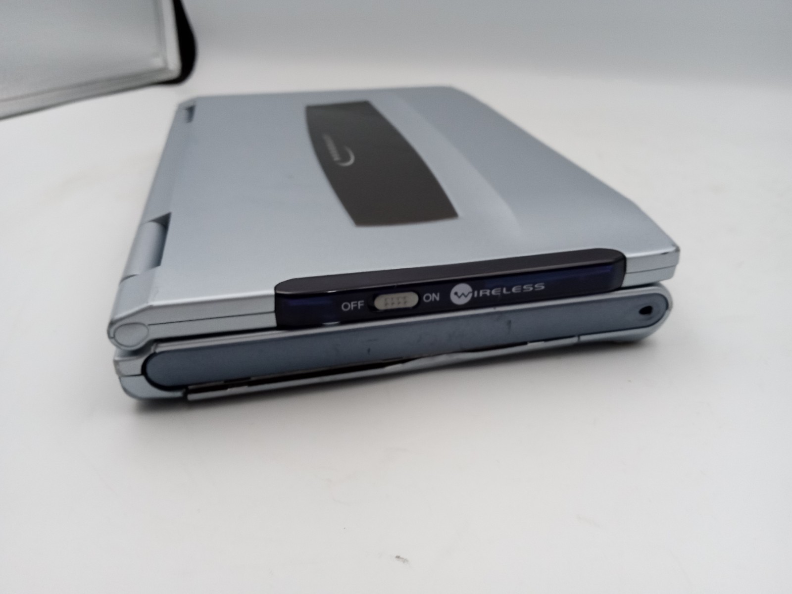 Fujitsu Lifebook P1120 8.9″ Touchscreen Crusoe 800MHz 240MB 30GB XP -READ -RR