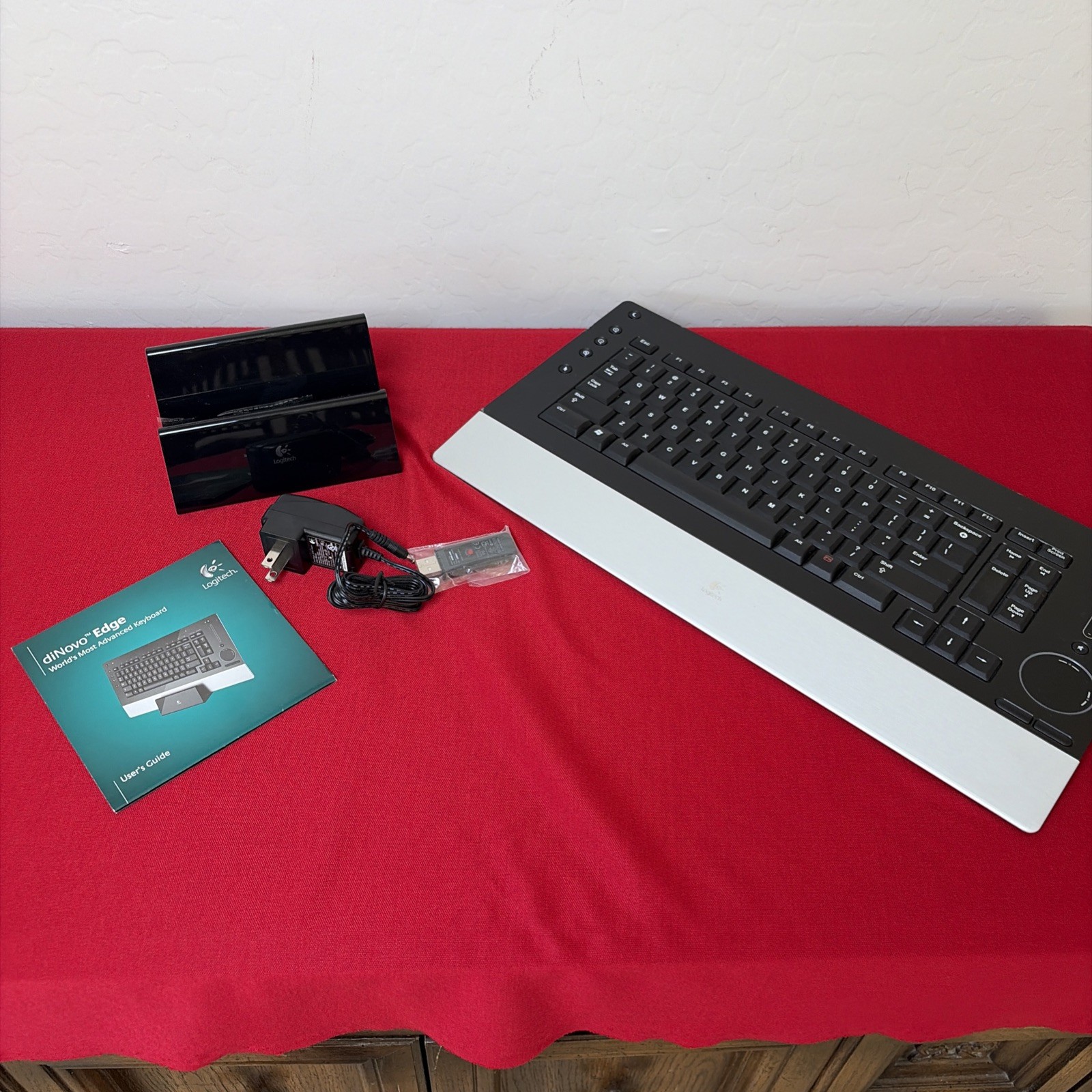 Logitech DiNovo Edge Wireless Bluetooth Keyboard & Charging Dock Y-RAY81