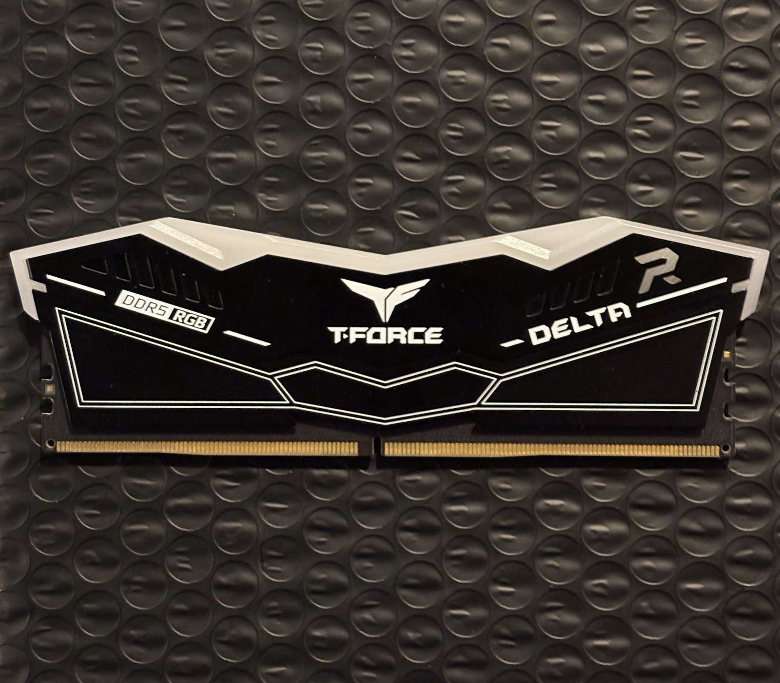 TeamGroup T-Force Delta RGB 16GB (1x16GB) RAM DDR5 6000MHz FF3D516G6000HC38ABK