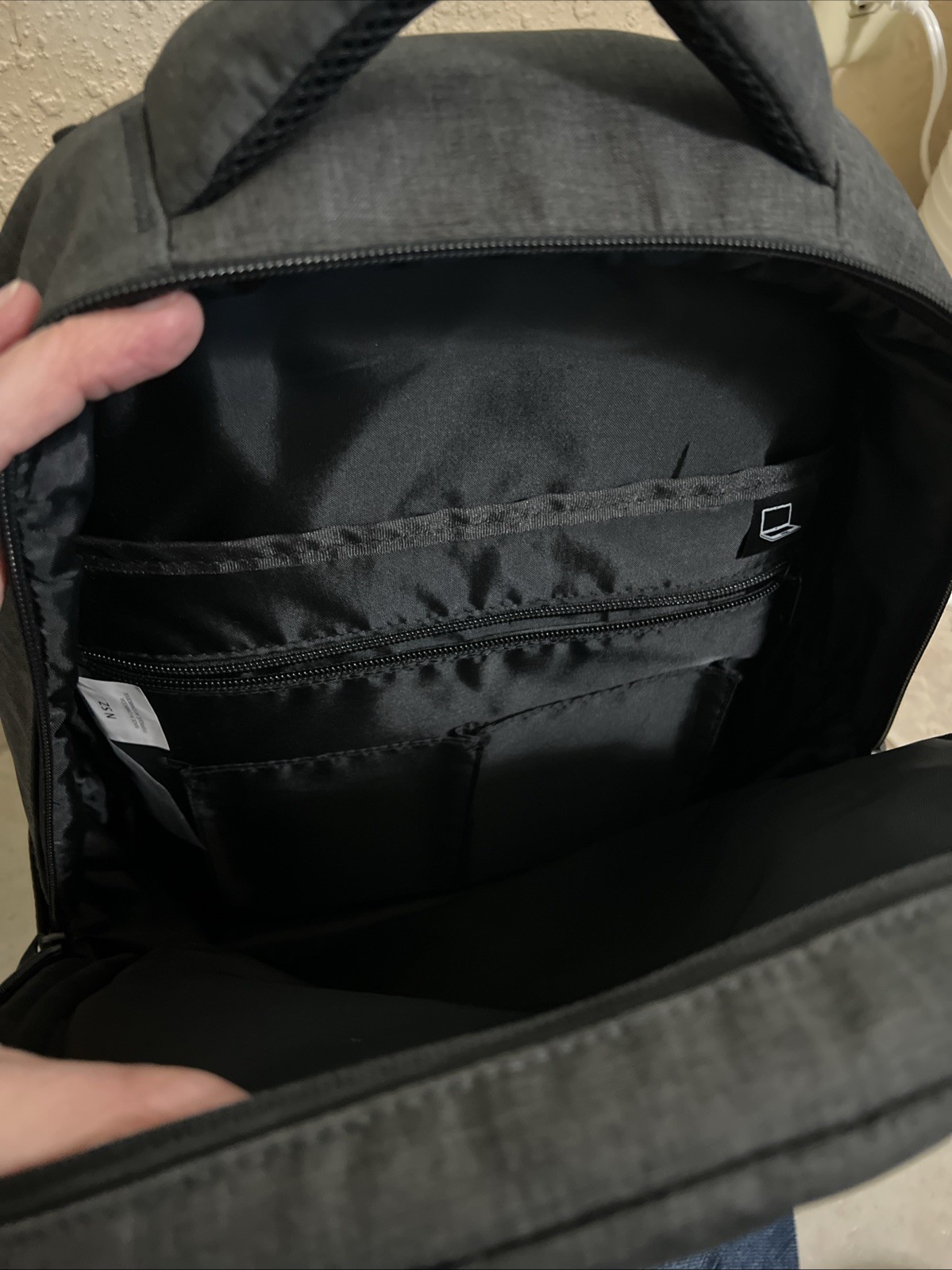 16″ Reebok Backpack Dark Gray One Size Laptop Sleeve Multiple Compartments NWOT