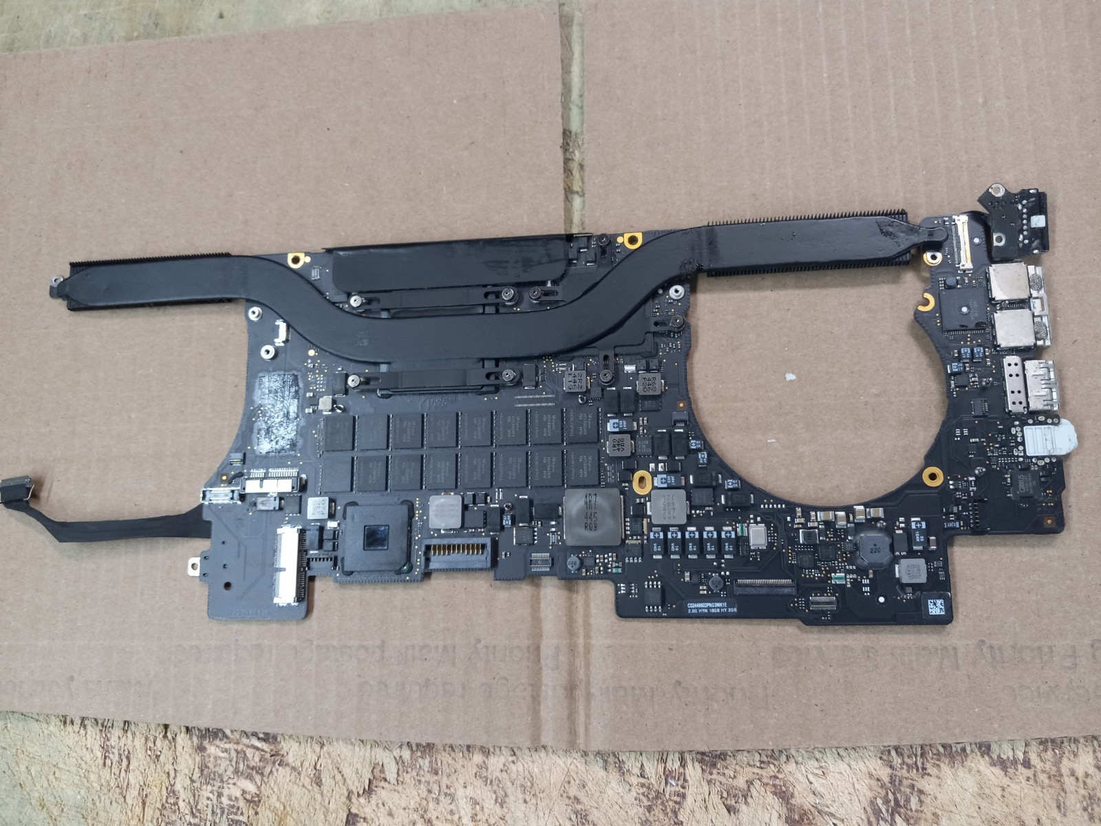 MacBook Pro 15″ A1398 Late 2013 2014 i7 2.8 GHz 16GB Logic Board 820-3787-A