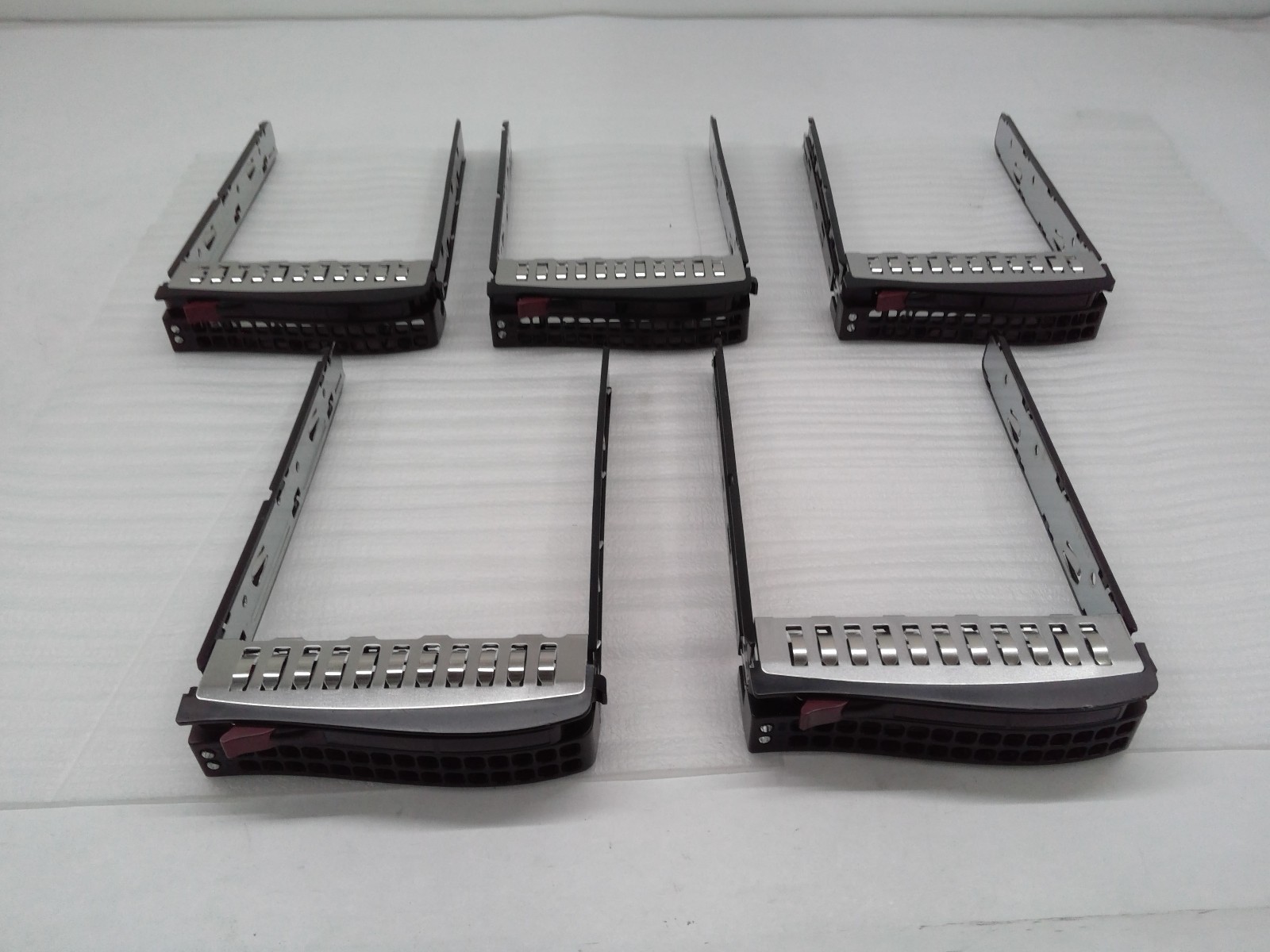 Lot of 5 Genuine Supermicro 3.5″ Hard Drive Caddy 01-SC93301-XX00C104/4 Screws