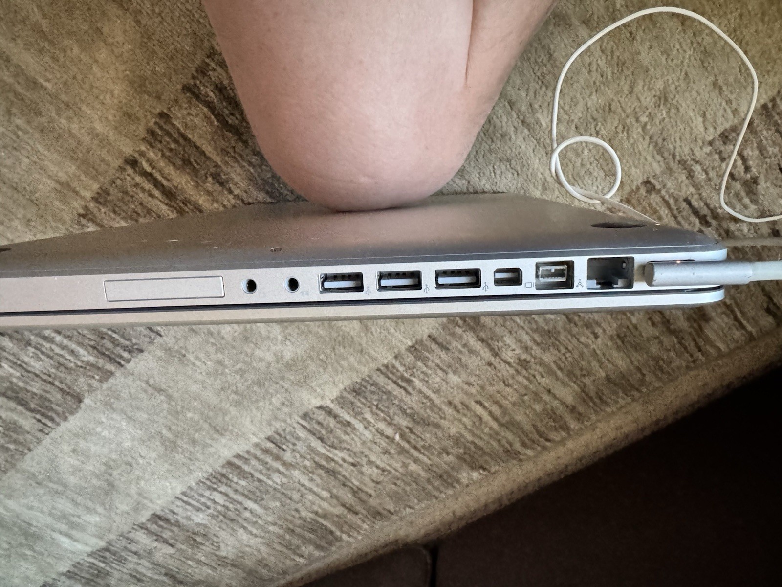 MacBook Pro 17″ a1297 2.66ghz Core 2 Duo, 8gb, 256GB SSD, 500GB HDD