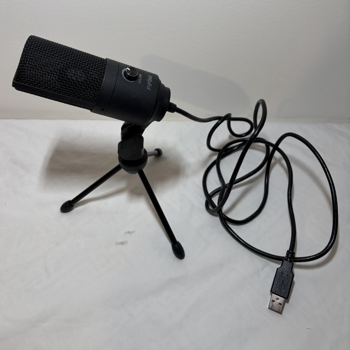 FIFINE USB Wired Computer Microphone w/ Volume Control & Tripod Stand Black