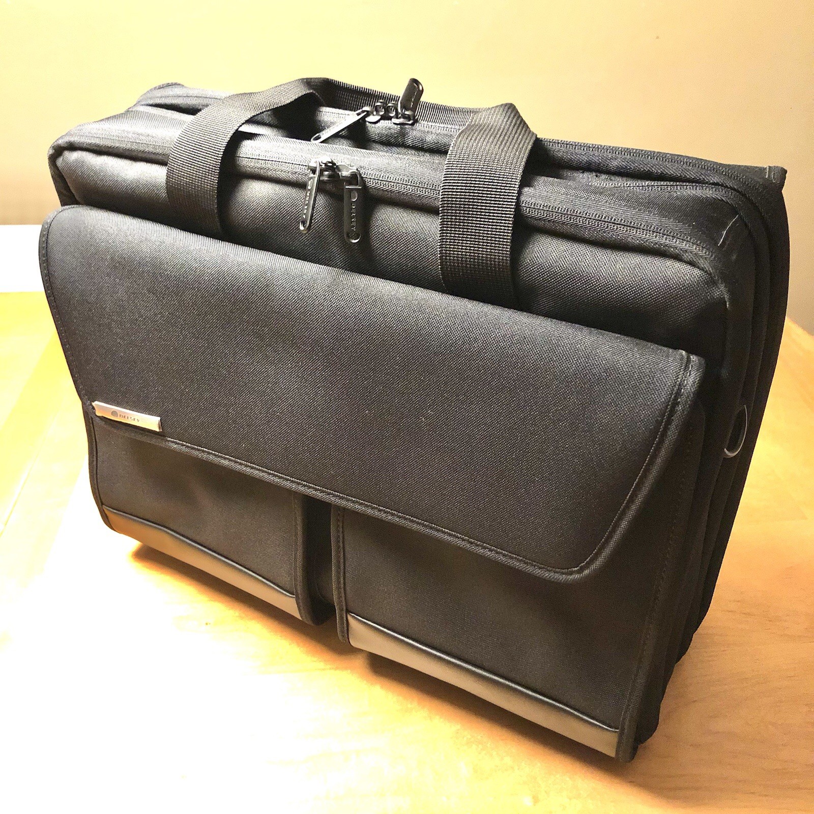 Delsey Business Commuter Executive Meeting Bag Nylon Padded Laptop Many Pockets