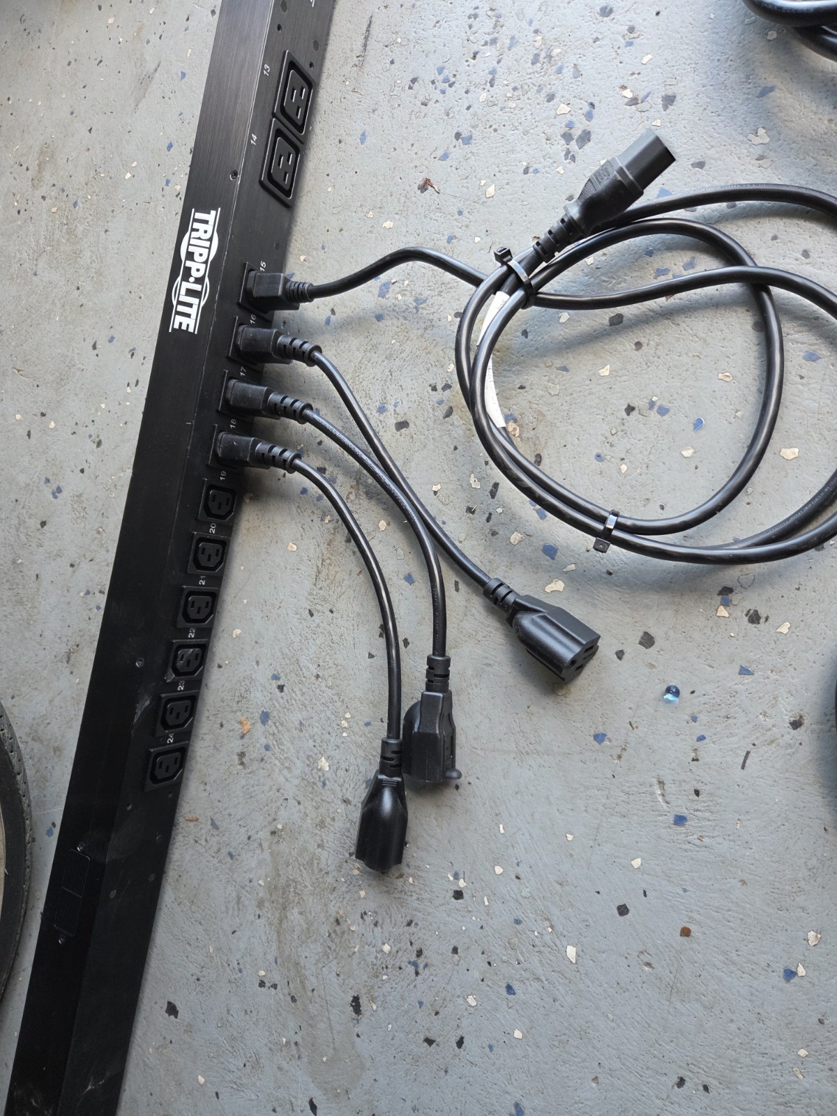 Tripp Lite PDUMNV20HVLX Monitored Rack PDU 3.7kW 208/230V 20A LX Network