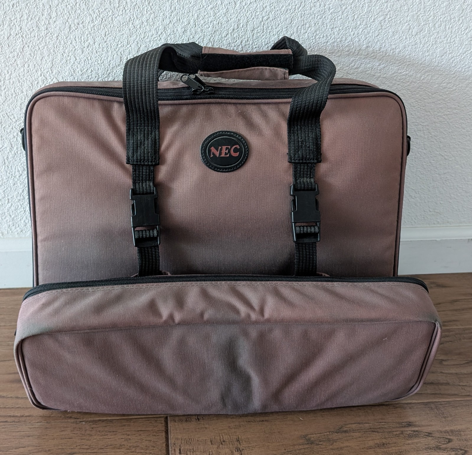 NEC MultiSpeed HD Vintage laptop – for parts