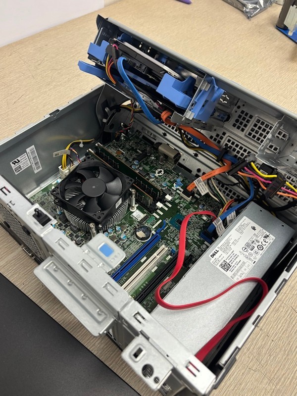 Dell Optiplex 7050 MT Intel Core i7-6700 3.4GHz 16GB RAM 500GB HDD Win 10 Pro