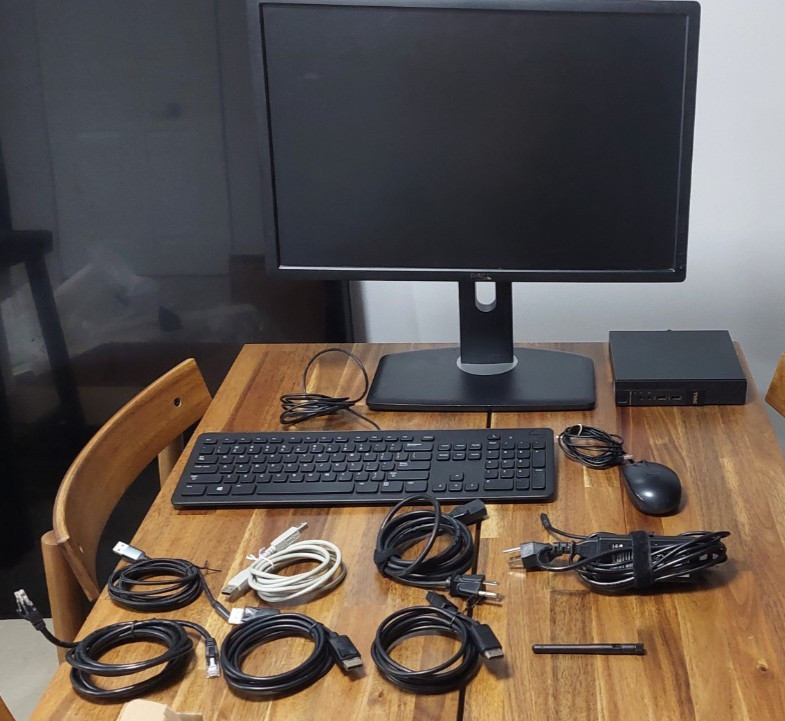 Dell OptiPlex 9020M Intel i7-256GB SSD 16GB RAM + Dell 24″ U2412MB + Accessories