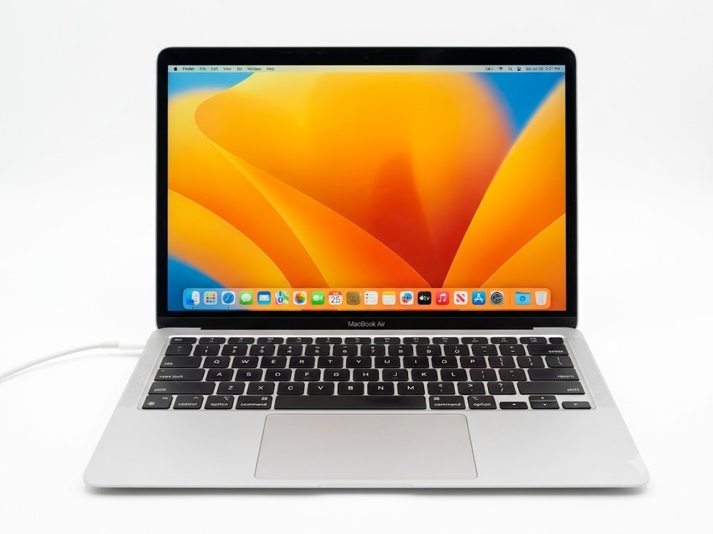 Apple MacBook Air 13″ 2020 M1. 16 GB Ram. 512 GB storage.
