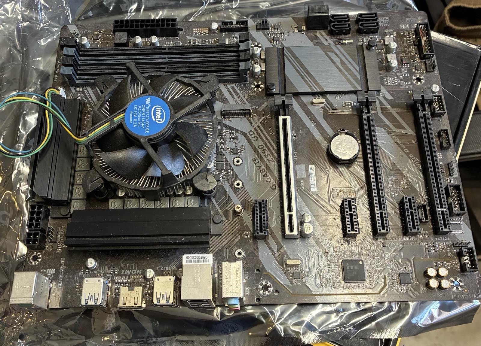 MOTHERBOARD/CPU COMBO:intel i5-9400f 2.9GHz, 6Core. Gigabyte Z390 UD Motherboard