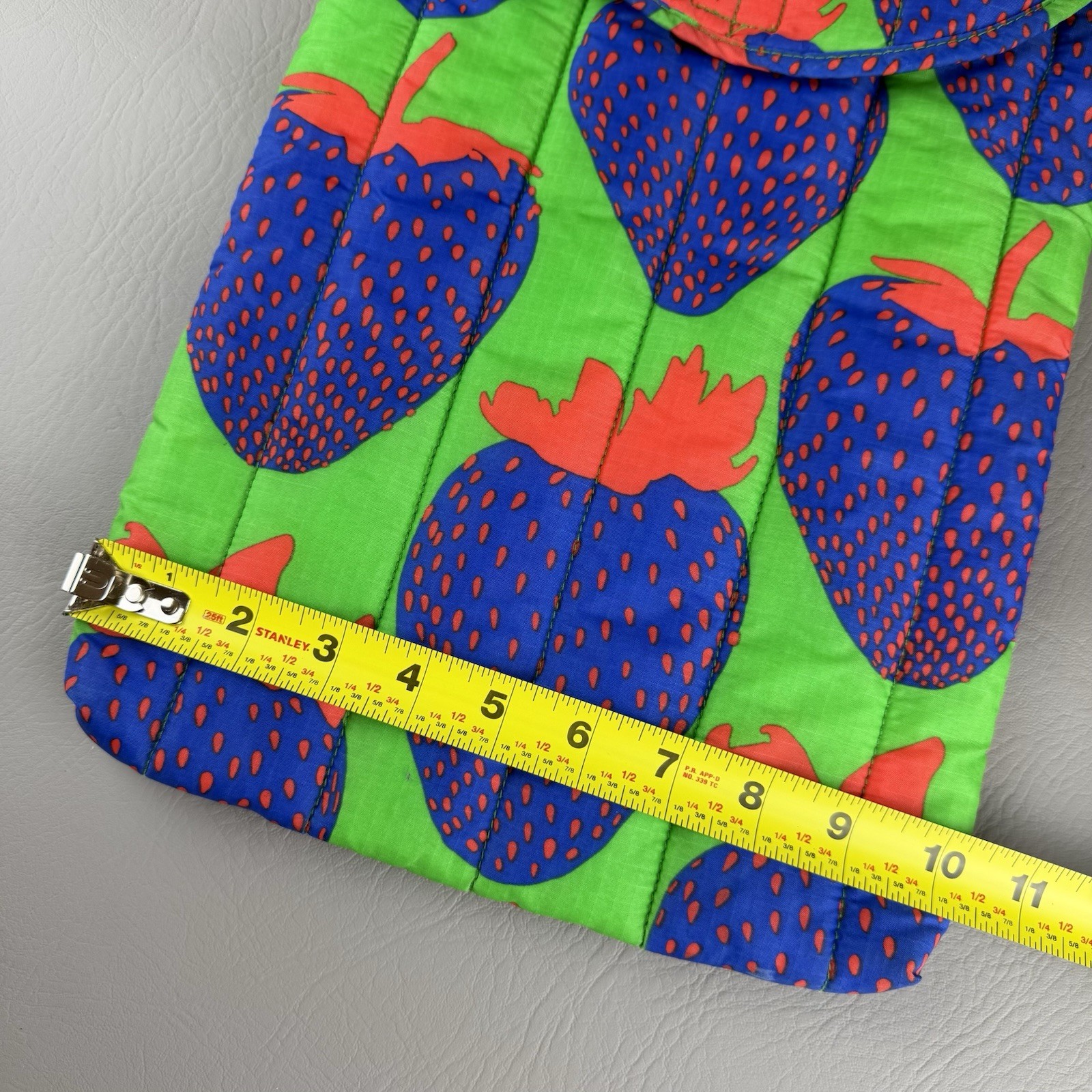 BAGGU Electric Strawberry 16” Laptop Sleeve DISC Green/Blue Symmetrical Pattern