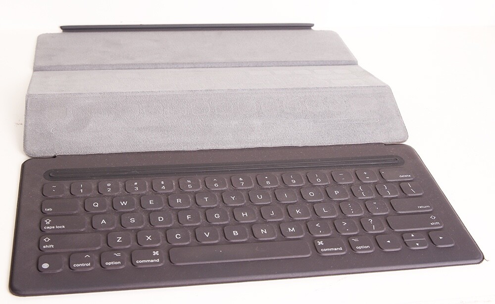 Apple Smart Keyboard for iPad Pro 1st or 2nd Gen 12.9″ A1636 MJYR2LL/A