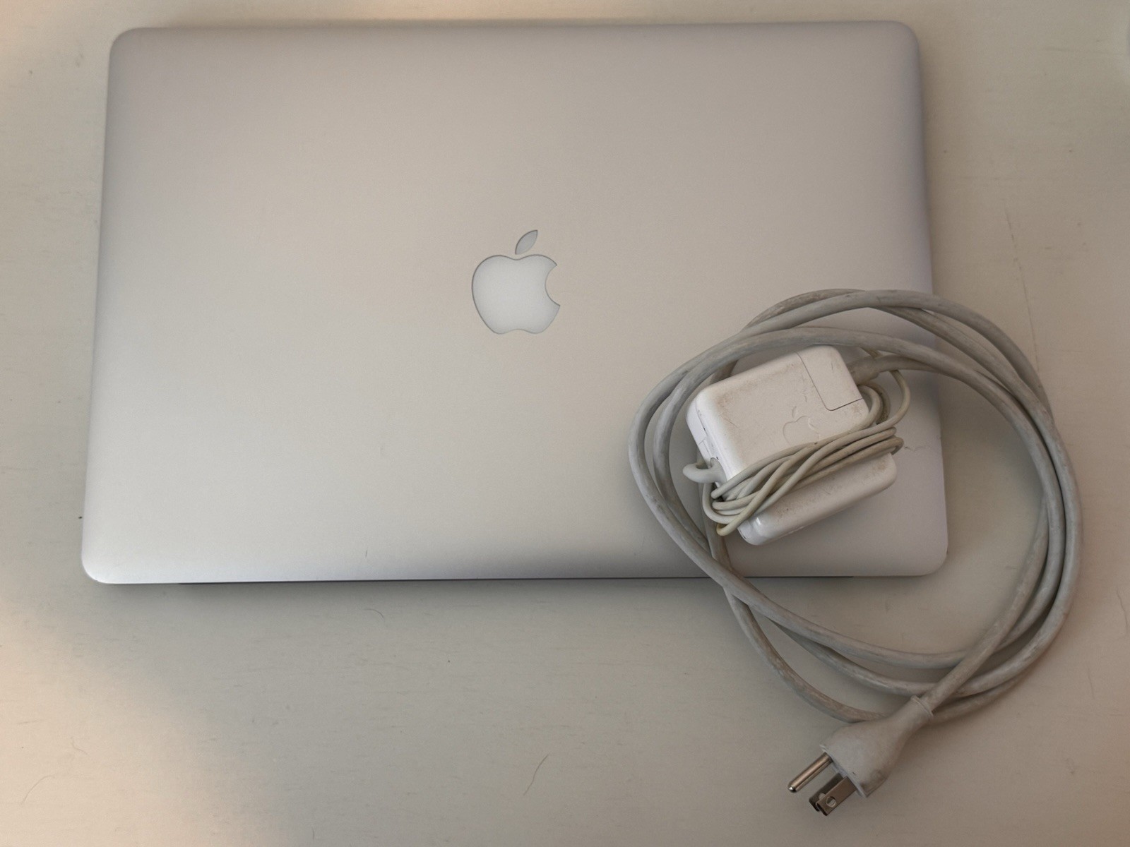 APPLE MACBOOK PRO 15 | 16GB | 256GB SSD | i7 3.4GHZ | RETINA |MONTEREY |WARRANTY