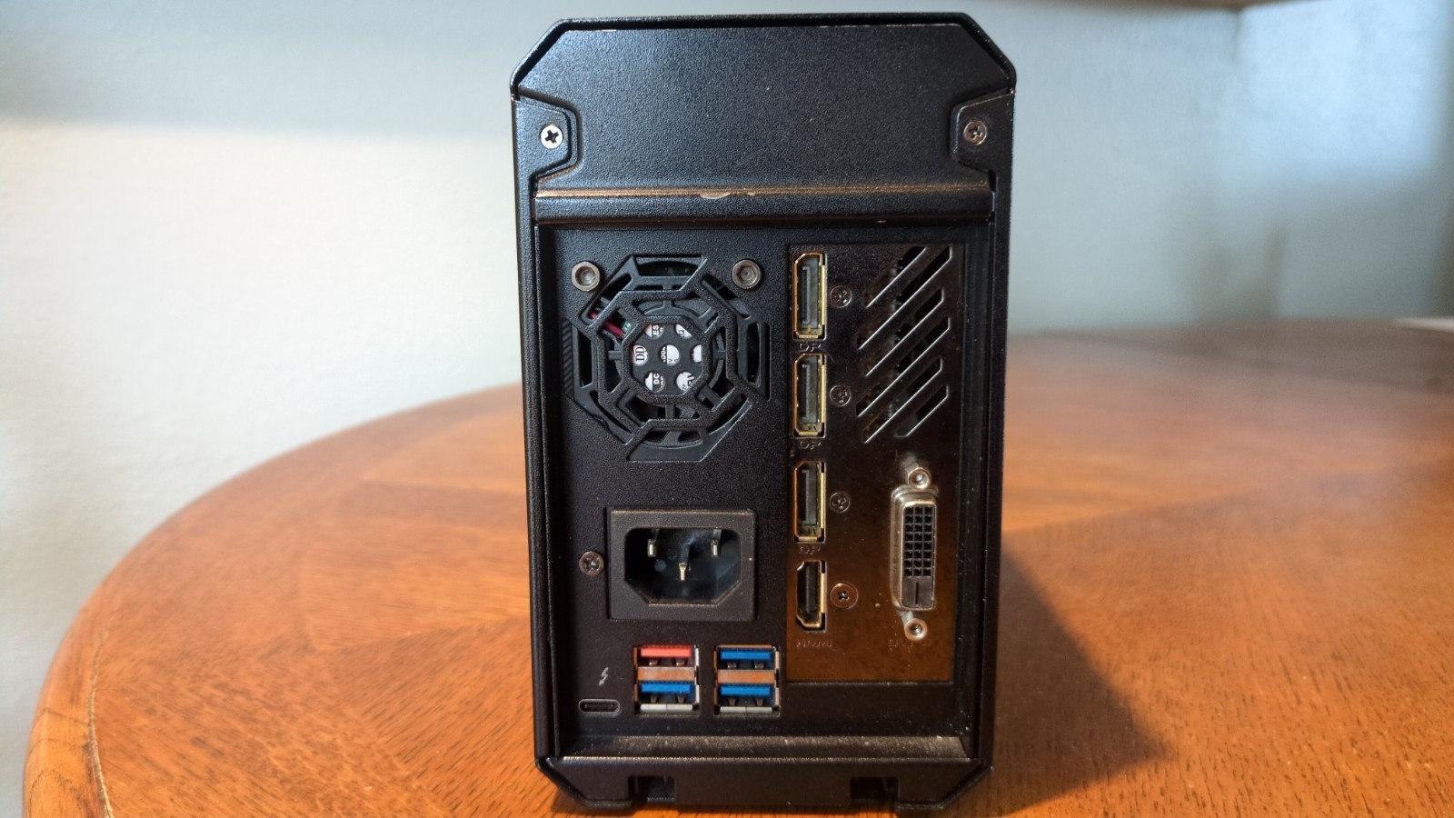 Gigabyte AORUS GTX 1080 Gaming Box EGPU Thunderbolt 3 GV-N1080IXEB-8GD