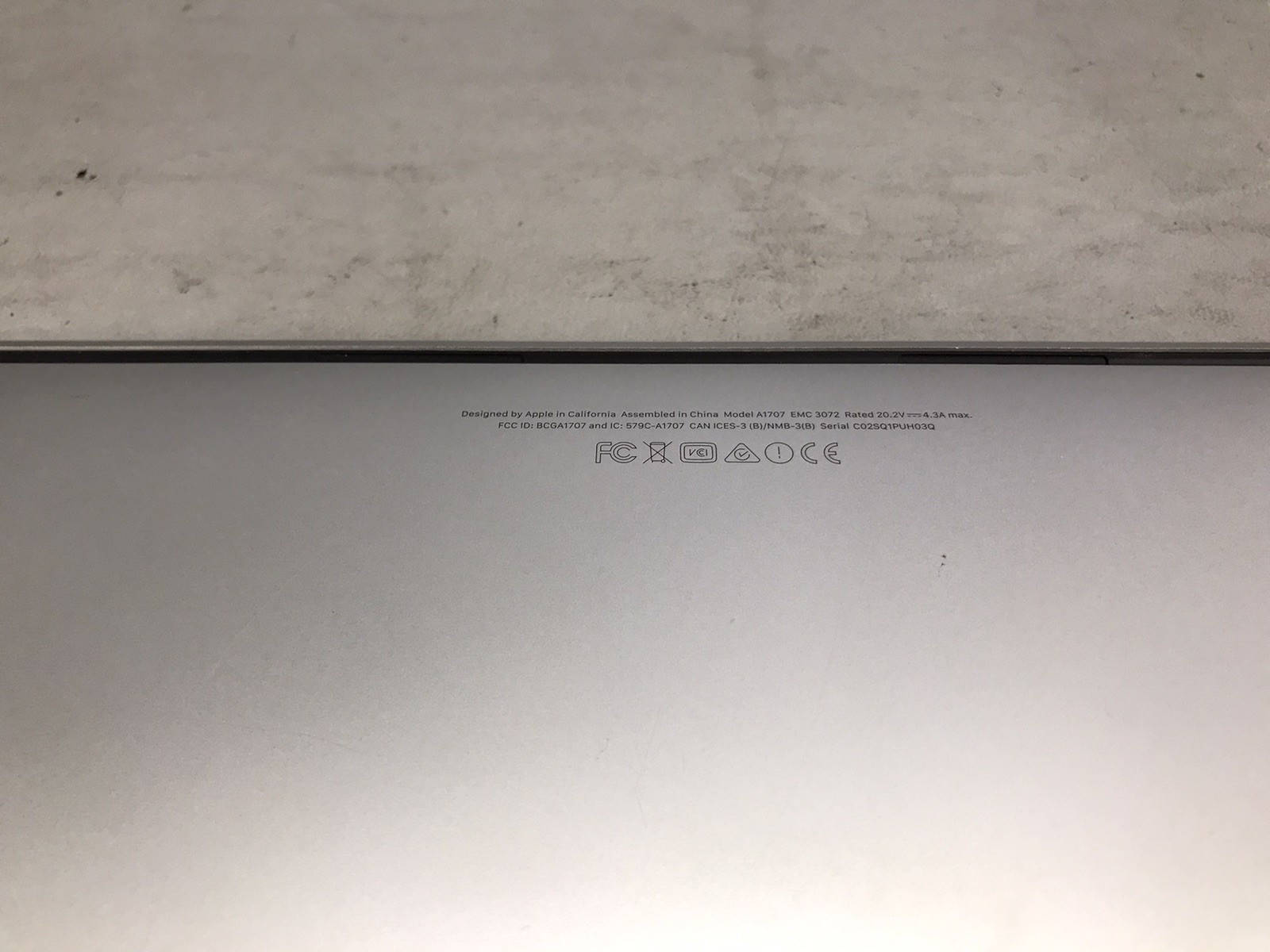 Apple MacBook Pro 2016 15″ A1707 i7 2.7GHz 16GB RAM 512GB SSD Gray – Decent