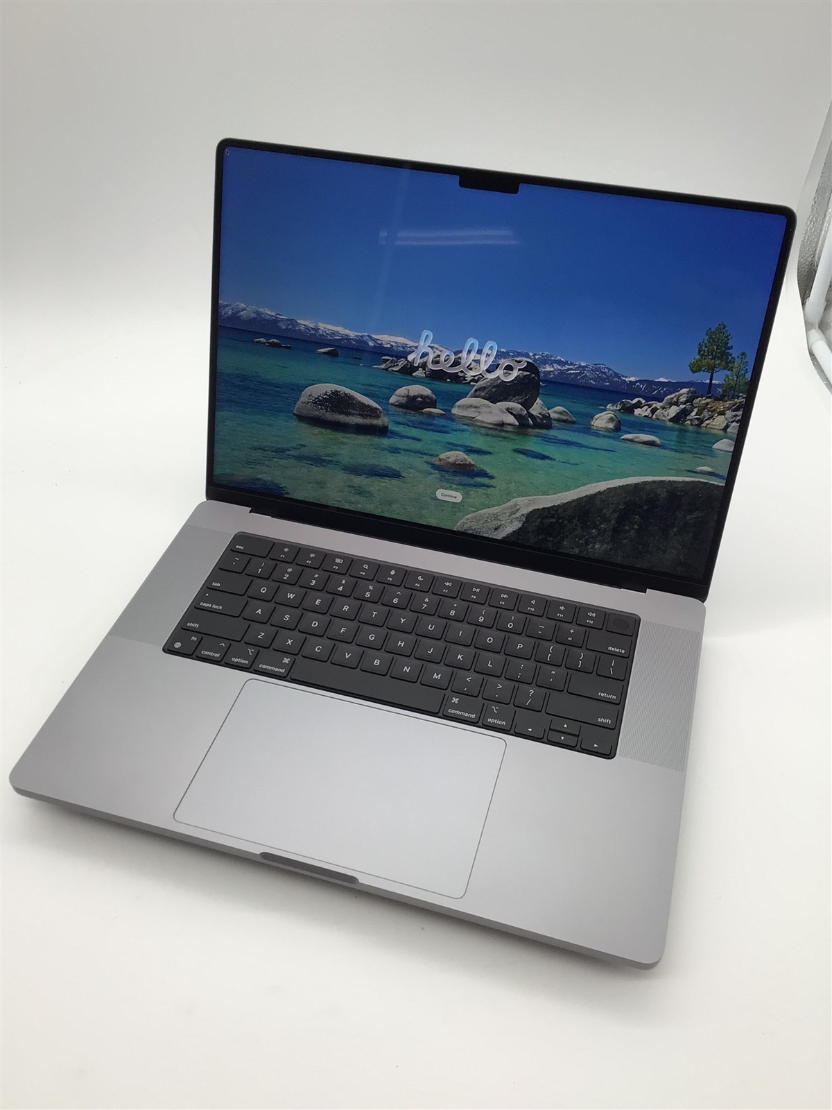 Apple A2485 MacBook Pro 16″ Apple M1 Pro/16GB RAM/1TB SSD – MacOS Tahoe