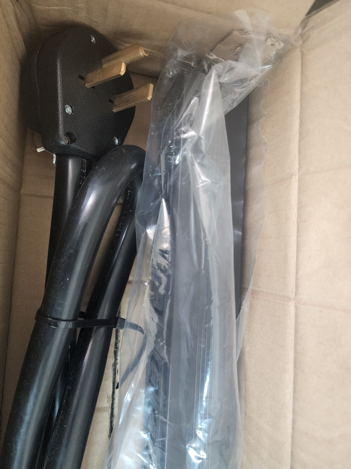 LCD Metered/Breaker PDU 6-50P 240V 50A (4) X C13 & (4) X C19 Crypto Mining