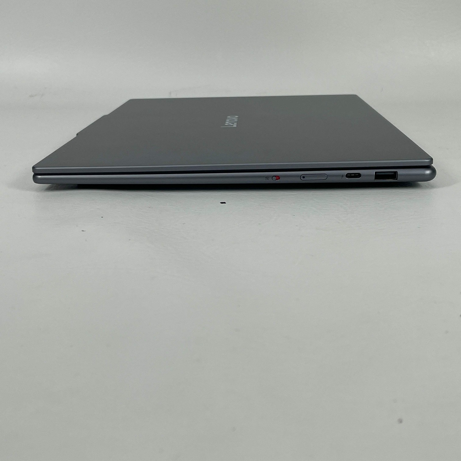 Lenovo Yoga Slim 7i 9596U3V3L 14″ Core Ultra 7 285V 2.2GHz 32GB RAM 1TB SSD