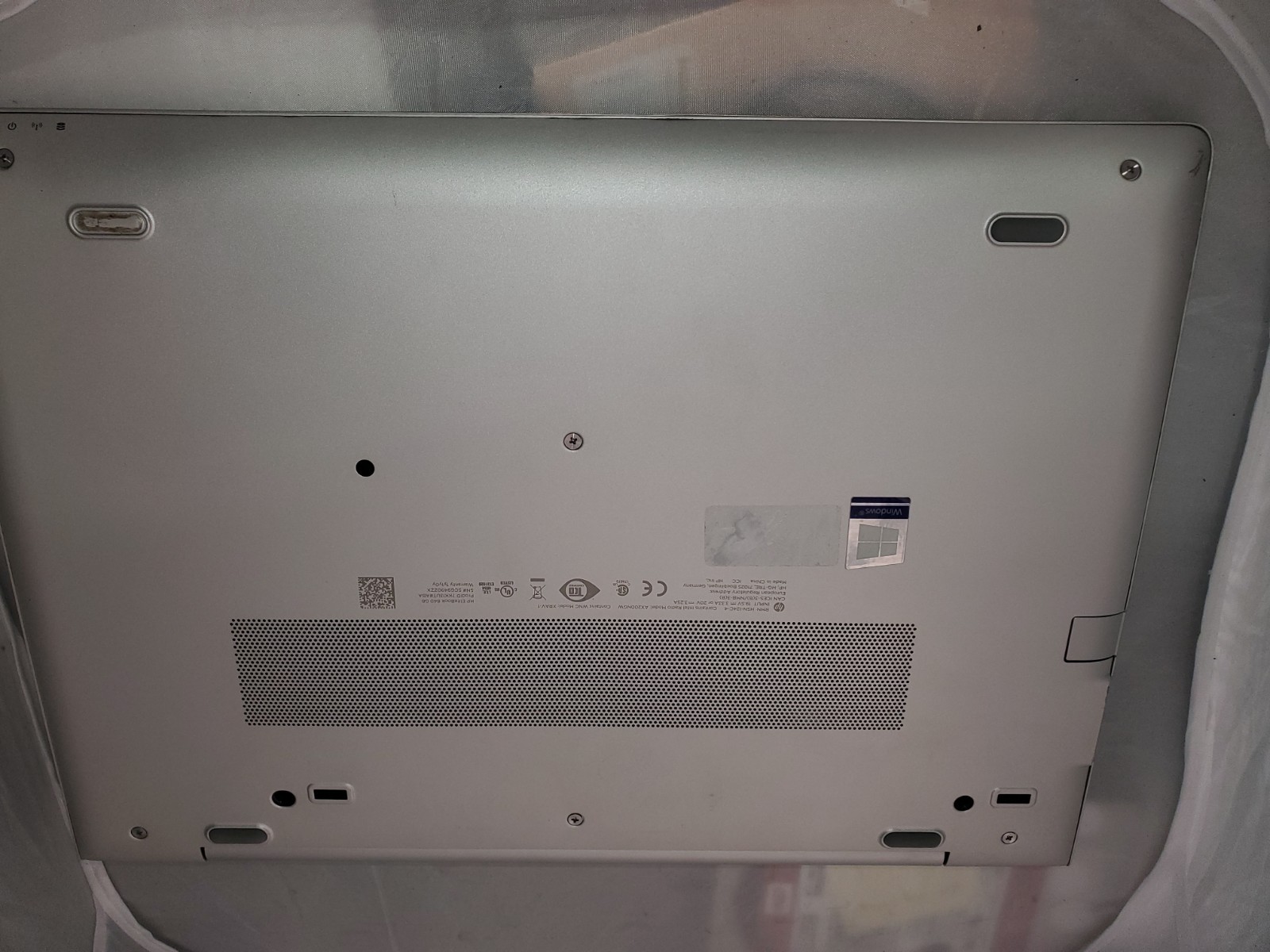 HP EliteBook 840 G6 14″ Laptop i5-8265U 1.60GHz 8GB RAM 256GB SSD No OS