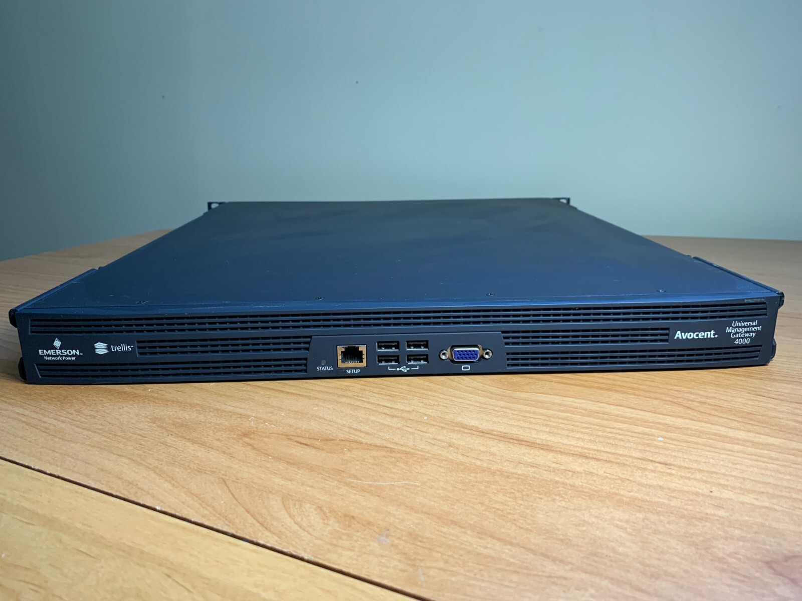 Avocent Universal Management Gateway UMG4000 40-Port Appliance 520-873-504
