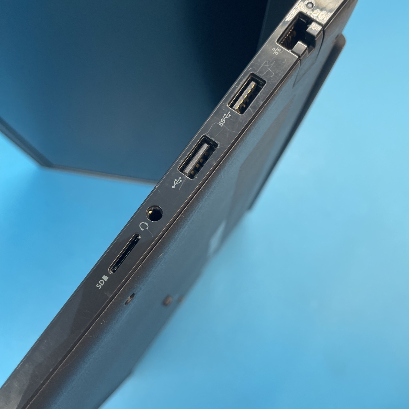 Dell Latitude 3520 | i7-1165G7 | 16GB RAM | NO DRIVE | NO OS | 82% BATT