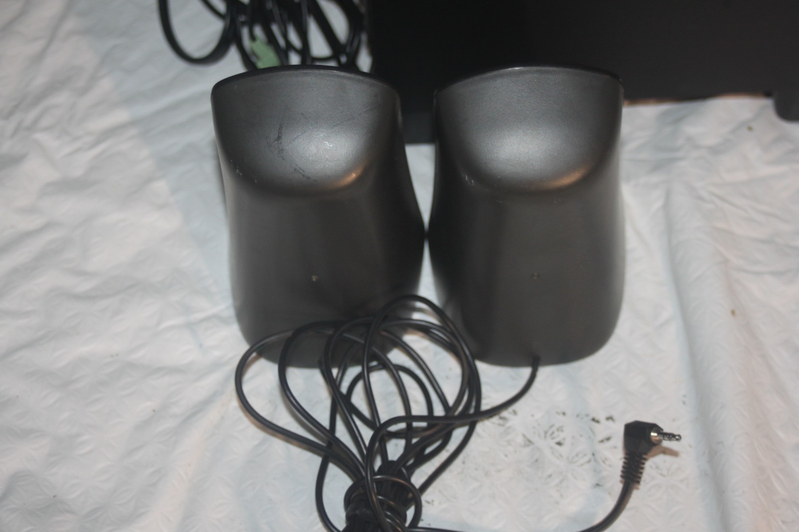 Logitech Z313 2.1 Speaker System Subwoofer+Satellites. Wired Remote, Tested.