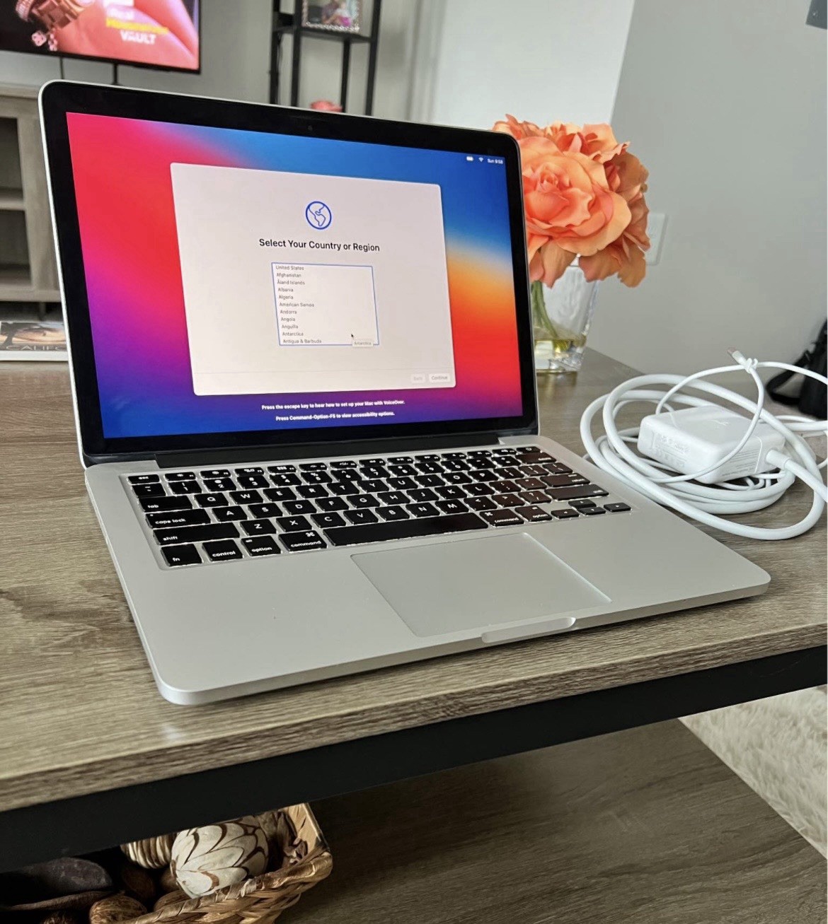 Apple MacBook Pro 13in Silver Laptop Intel Core i5 5th Gen macOS