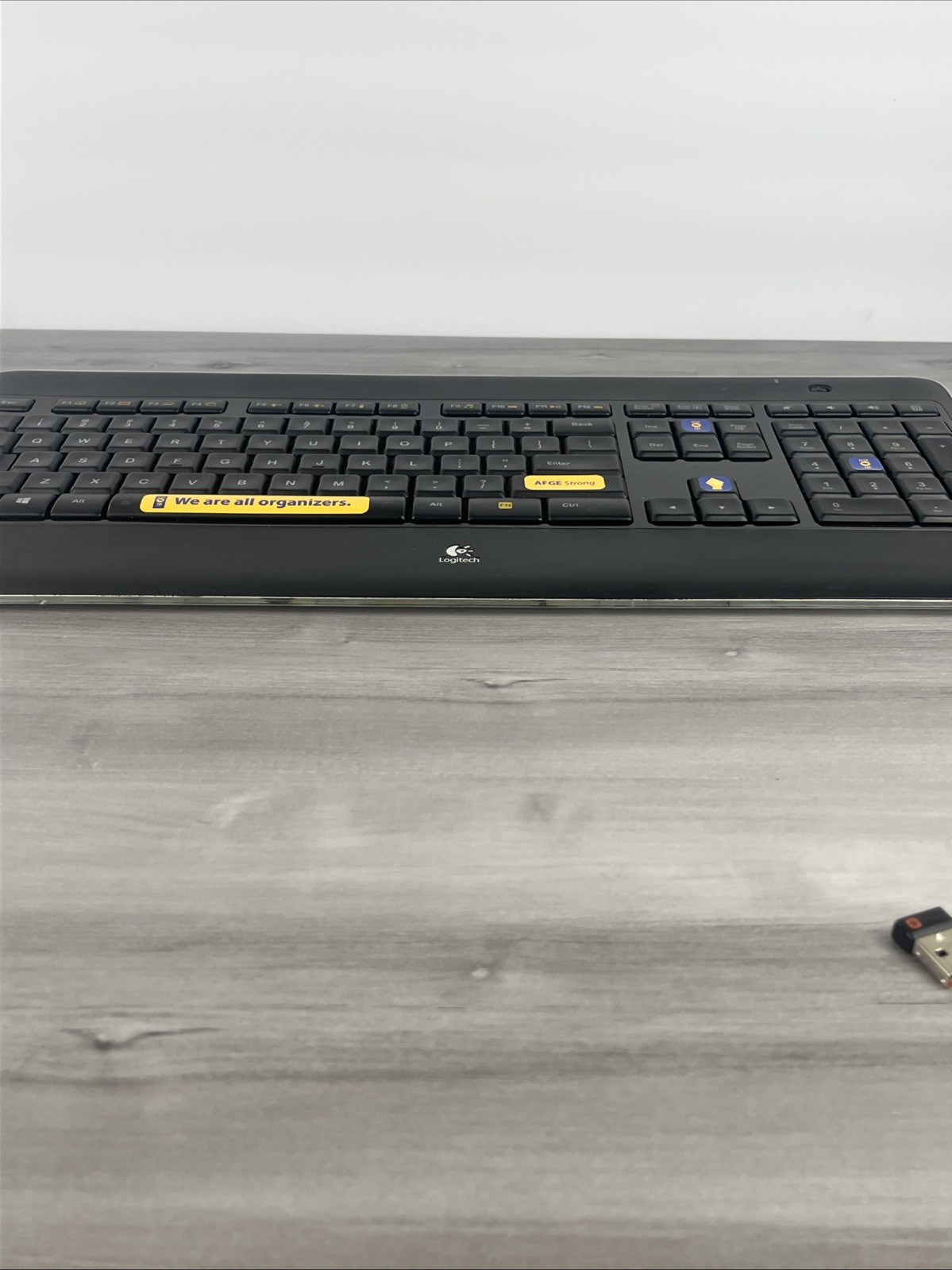 Logitech K800 Illuminated Wireless Keyboard 820-002795 Y-R0011 W Unifying Dongle