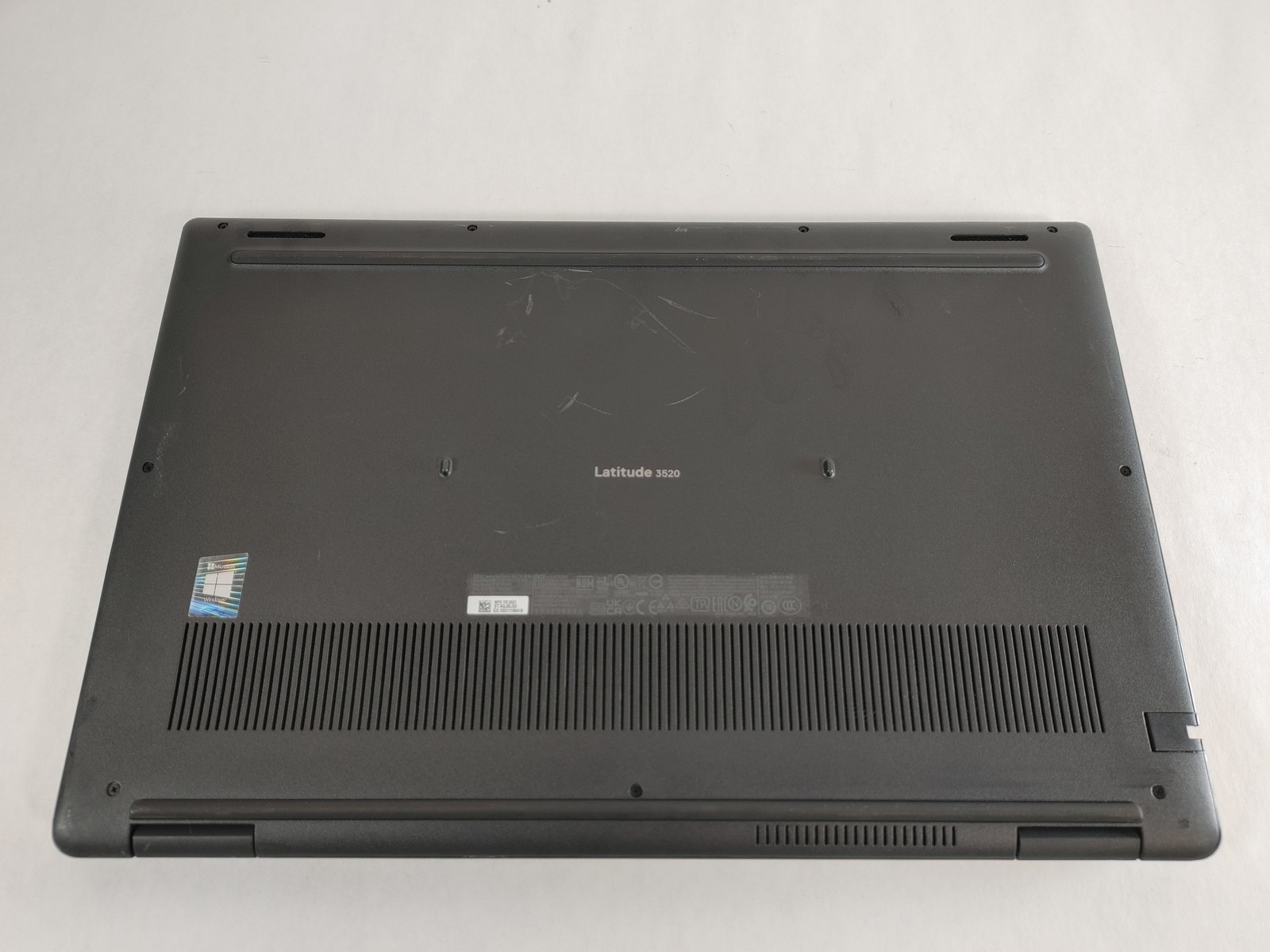 Dell Latitude 3520 Core i5-1135G7 2.40 GHz 8 GB DDR4 256 GB NVMe Windows 11 Pro