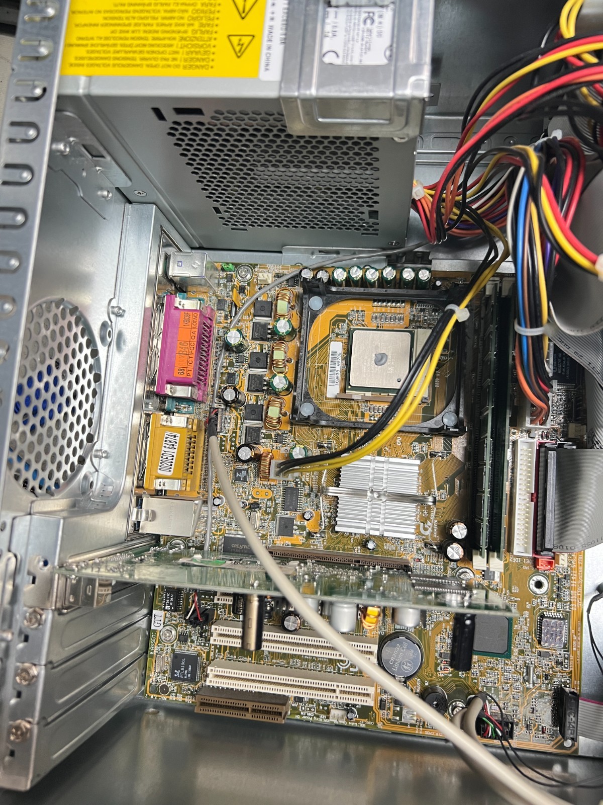 RARE GIGABYTE G-MAX Pentium 4 Gaming System – 2.0Ghz 384MB DDR Geforce 6200 AGP