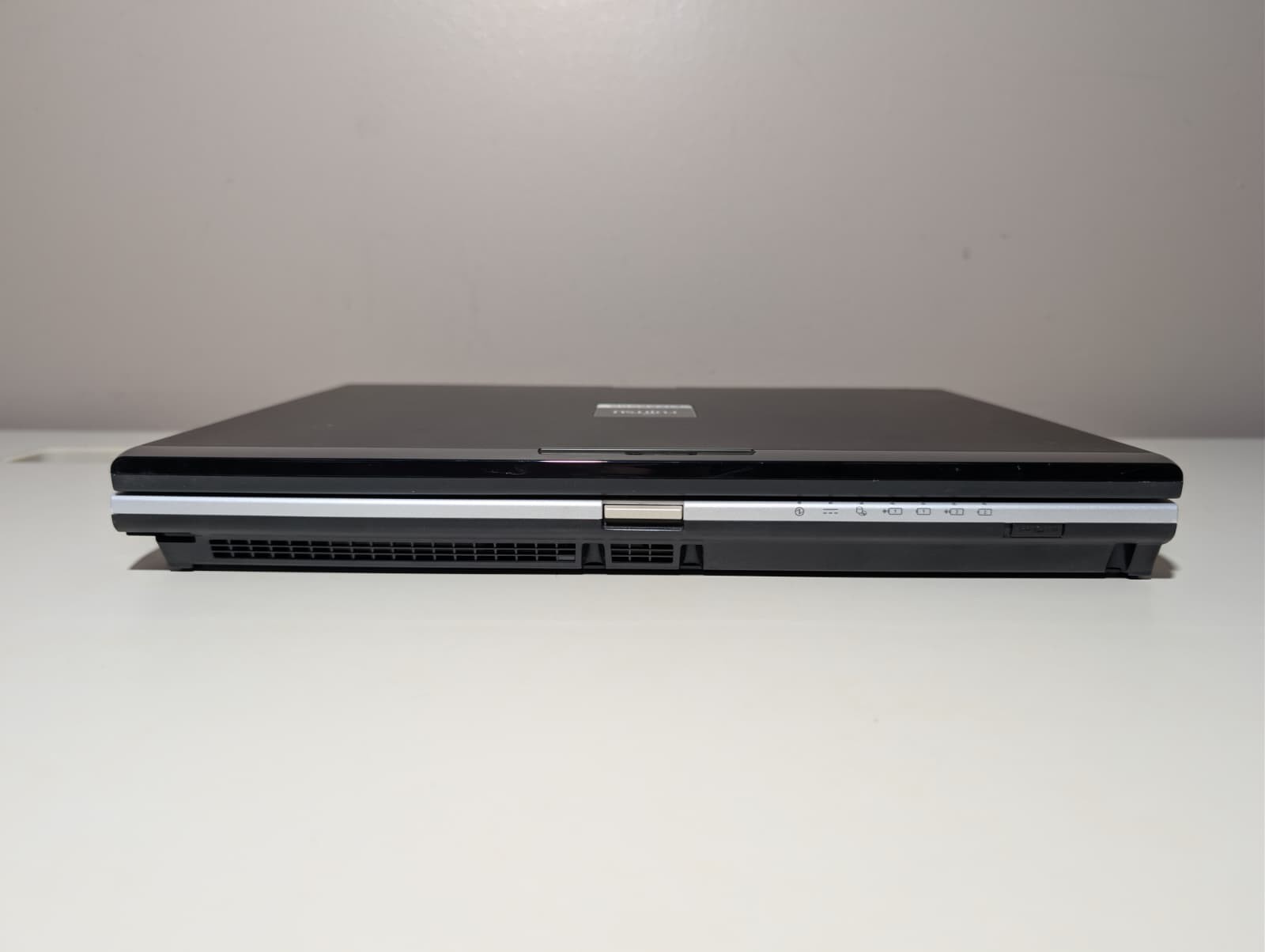 Fujitsu LifeBook T5010 2-in-1 | C2D P8600 8GB RAM 180GB SSD | Win 10 Pro RARE